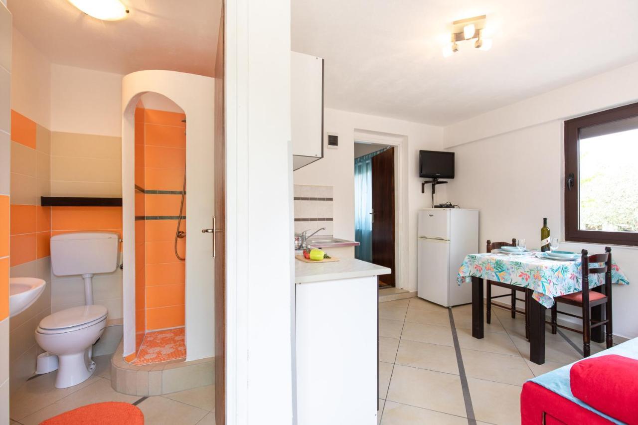 Apartment Linda Vrbnik  Buitenkant foto